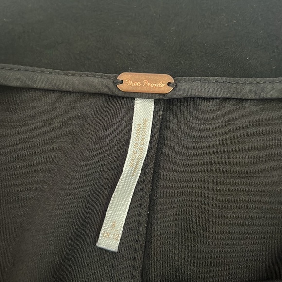 Free people mini skirt very soft faux micro suede with slit in front trendy - Picture 2 of 4